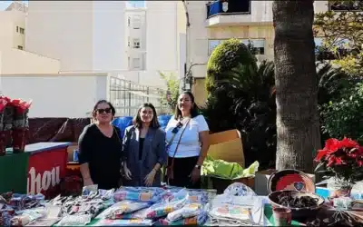 Solidaridad y espíritu navideño llenan la Plaza de la Constitución con el mercadillo de Nueva Fraternidad